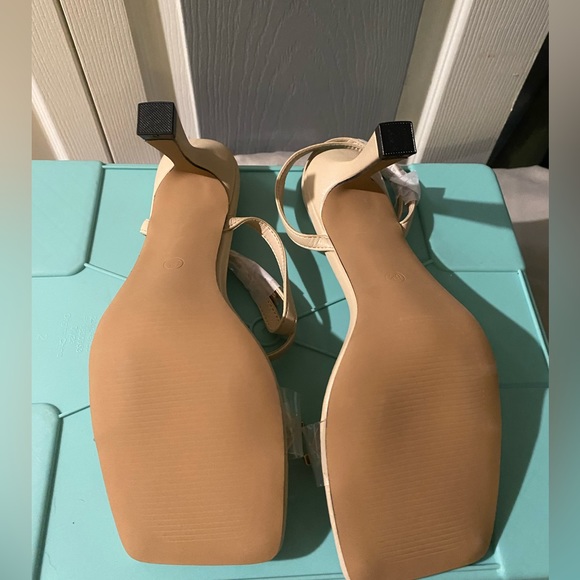 NWOT VETASTE Womens Square Toe High Heel Leather Strap Chain Stiletto. Size:6.5 - Picture 6 of 9